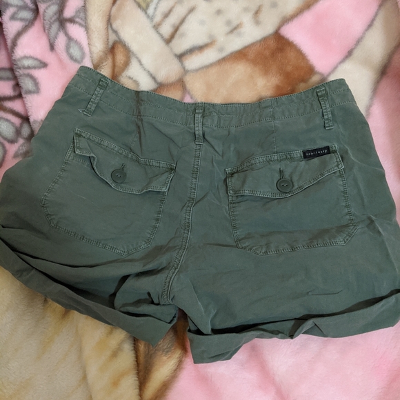 Sanctuary Army Green Shorts - Picture 3 of 3